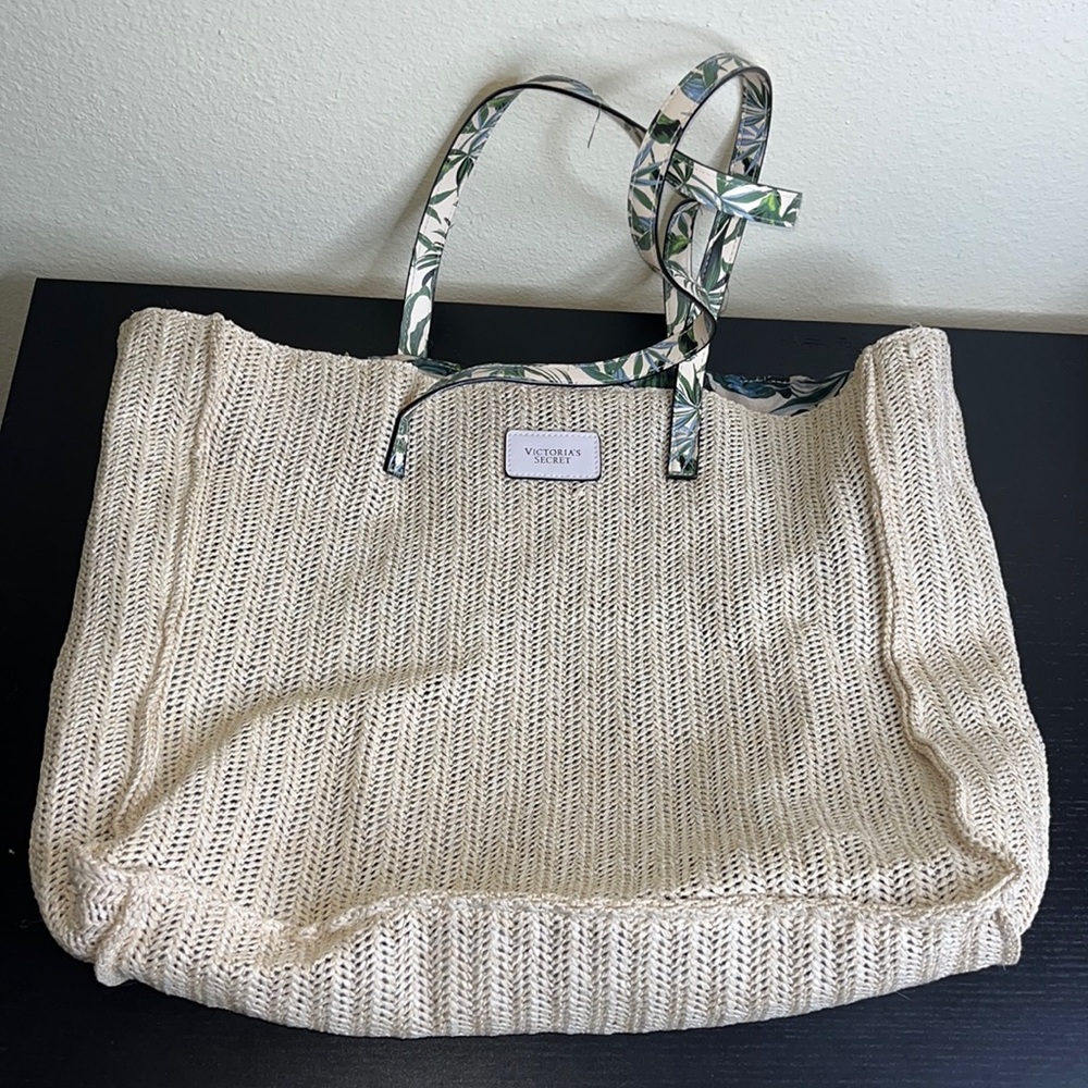 VS Large Beach Tote - Picture 2 of 7